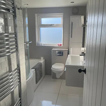 Modern Luxe Maisonette Near Station With Free Parking Billericay Exterior foto